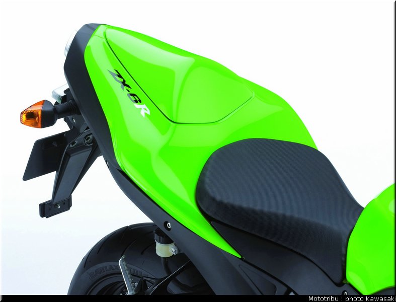 kawasaki_zx6r_2007_037