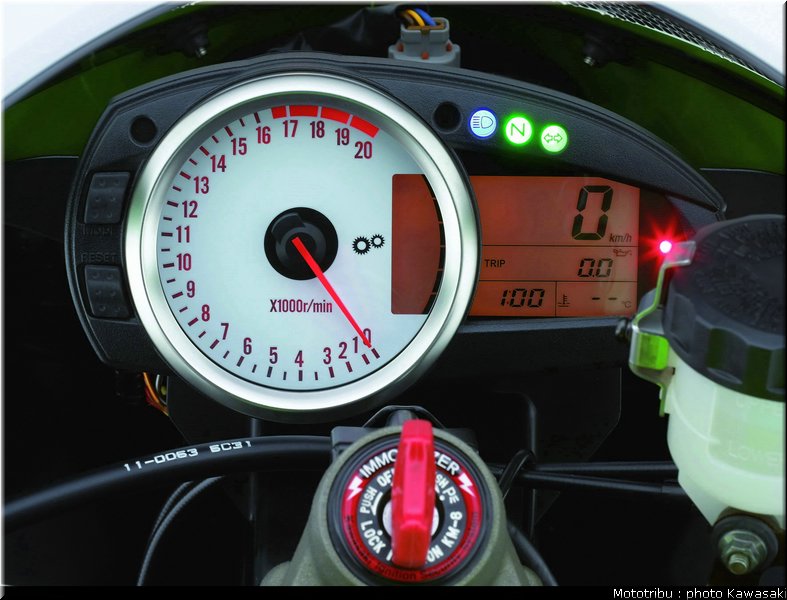 kawasaki_zx6r_2007_040