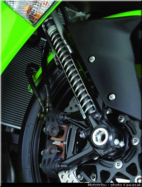 kawasaki_zx6r_2007_043