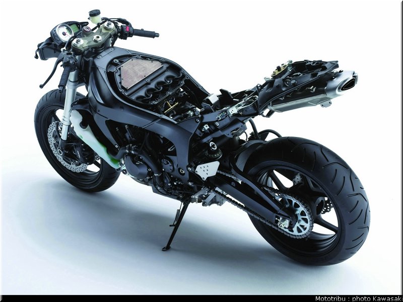 kawasaki_zx6r_2007_051