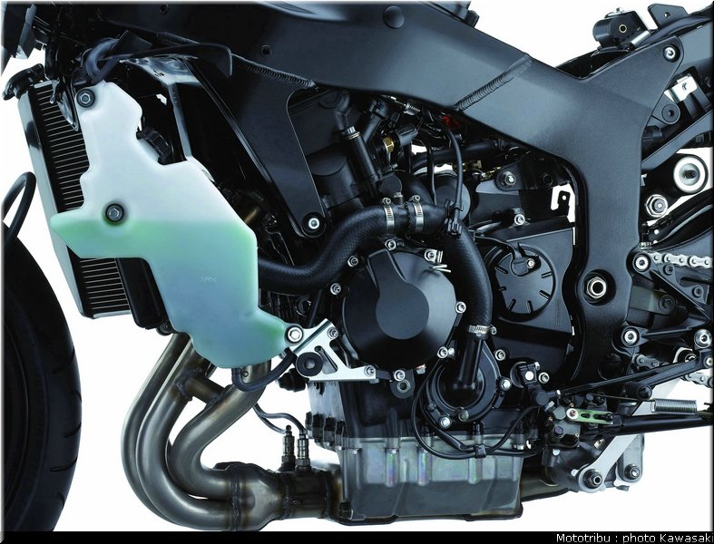 kawasaki_zx6r_2007_054