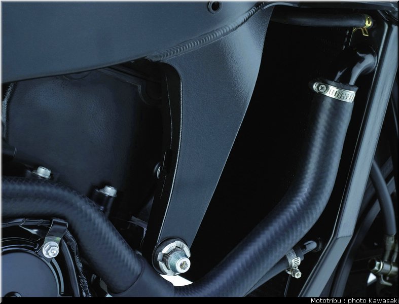 kawasaki_zx6r_2007_069