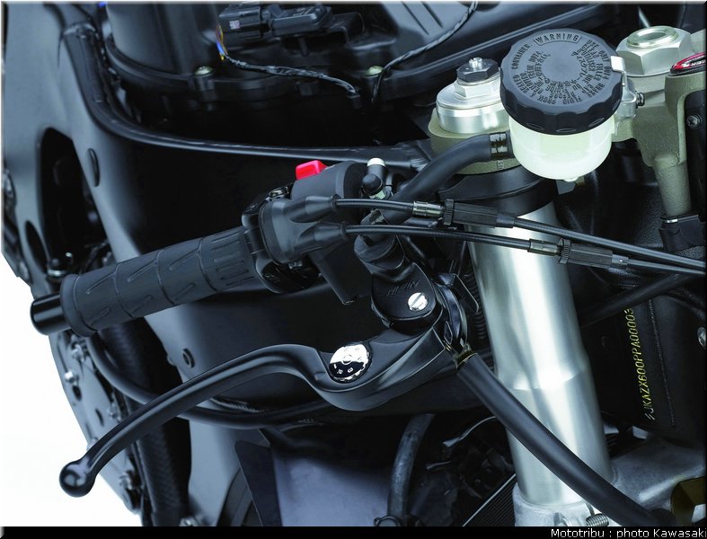 kawasaki_zx6r_2007_071