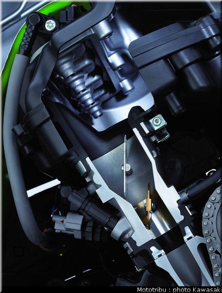 kawasaki_zx6r_2007_073