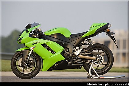 kawasaki_zx6r_2007_010.jpg