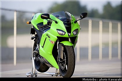 kawasaki_zx6r_2007_011.jpg
