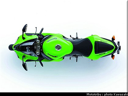 kawasaki_zx6r_2007_022.jpg