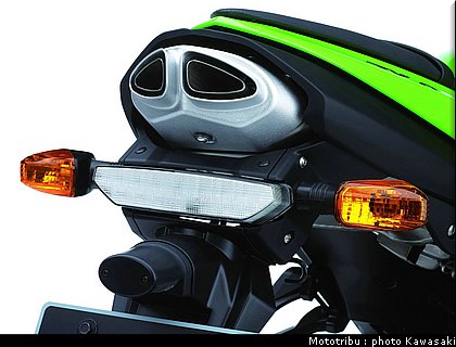 kawasaki_zx6r_2007_038.jpg