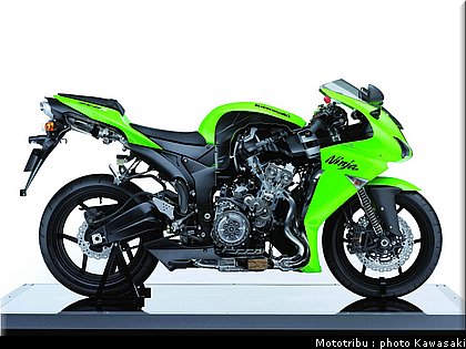 kawasaki_zx6r_2007_044.jpg