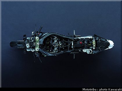 kawasaki_zx6r_2007_049.jpg