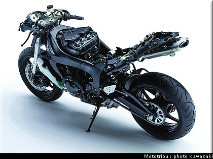 kawasaki_zx6r_2007_050.jpg