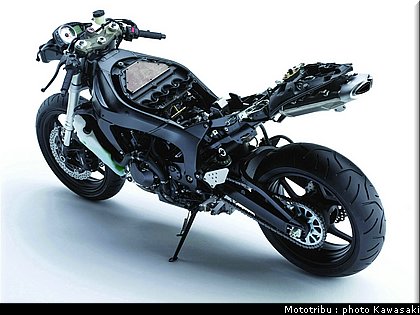 kawasaki_zx6r_2007_051.jpg