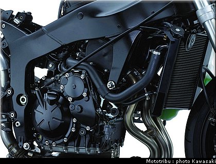 kawasaki_zx6r_2007_053.jpg