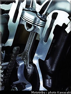 kawasaki_zx6r_2007_056.jpg