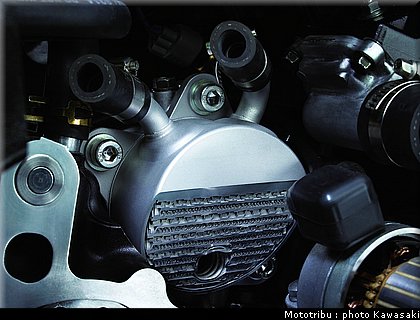 kawasaki_zx6r_2007_057.jpg