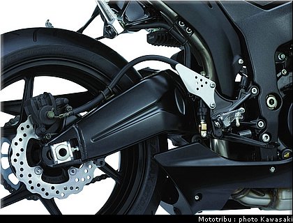 kawasaki_zx6r_2007_063.jpg
