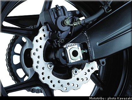 kawasaki_zx6r_2007_064.jpg