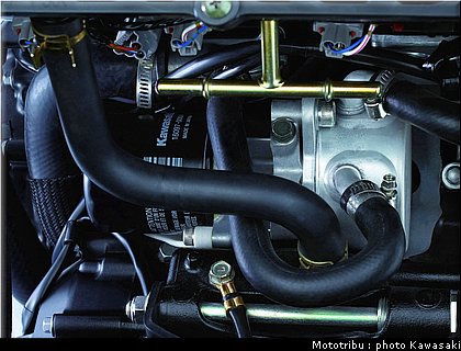 kawasaki_zx6r_2007_068.jpg