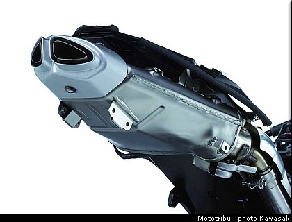 kawasaki_zx6r_2007_070.jpg