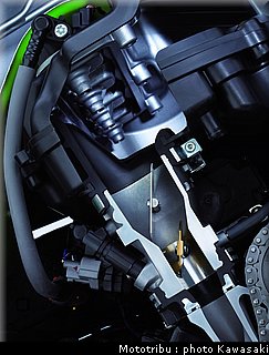 kawasaki_zx6r_2007_073.jpg
