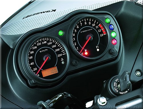 kawasaki-er6f-2008_09.jpg