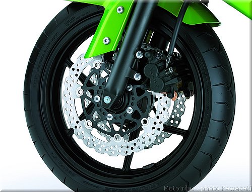 kawasaki-er6n-2008_27.jpg