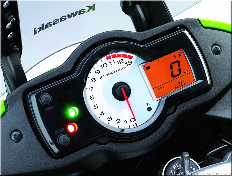 kawasaki-versys2008_18