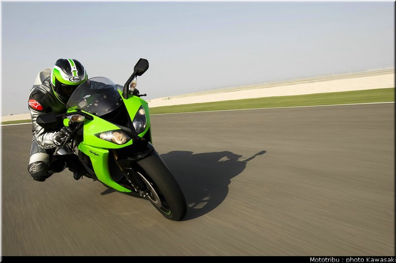 kawasaki_zx10r_2008_0001