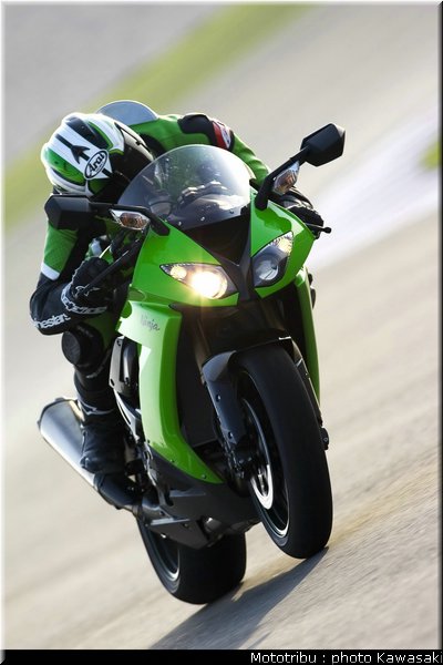 kawasaki_zx10r_2008_0009