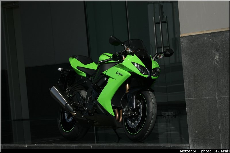 kawasaki_zx10r_2008_0038