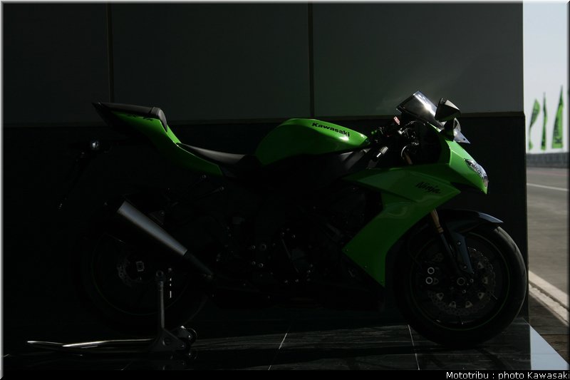 kawasaki_zx10r_2008_0047