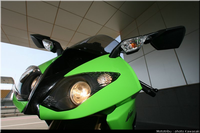 kawasaki_zx10r_2008_0091