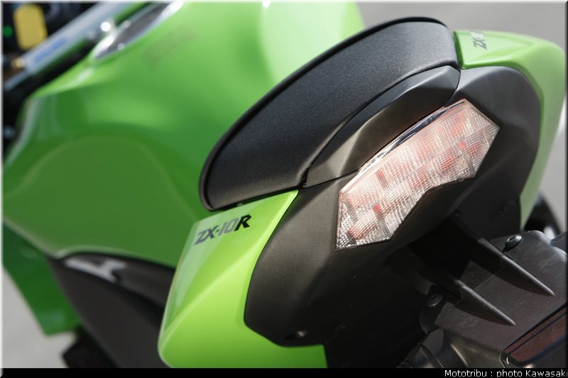 kawasaki_zx10r_2008_0100
