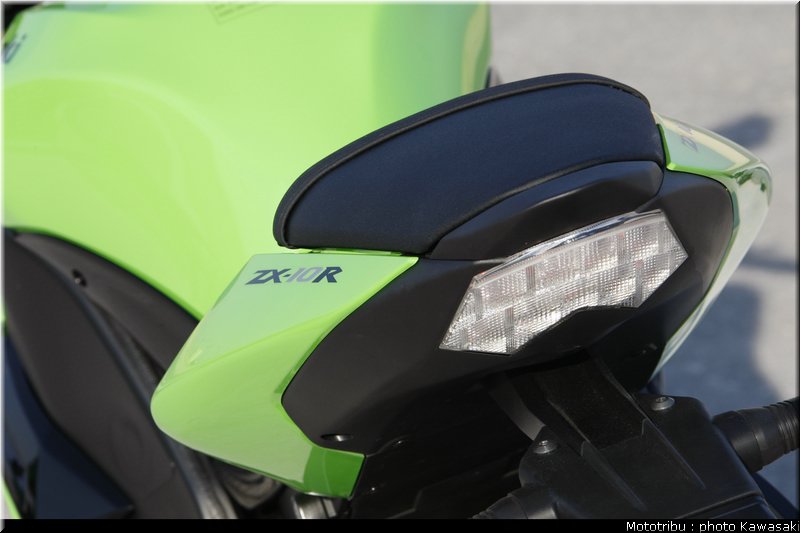 kawasaki_zx10r_2008_0101