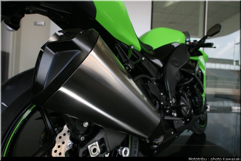 kawasaki_zx10r_2008_0103