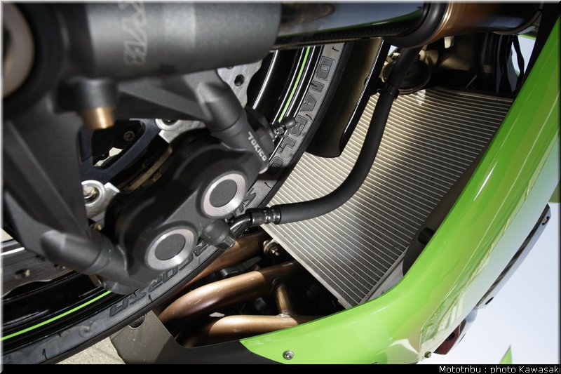 kawasaki_zx10r_2008_0105