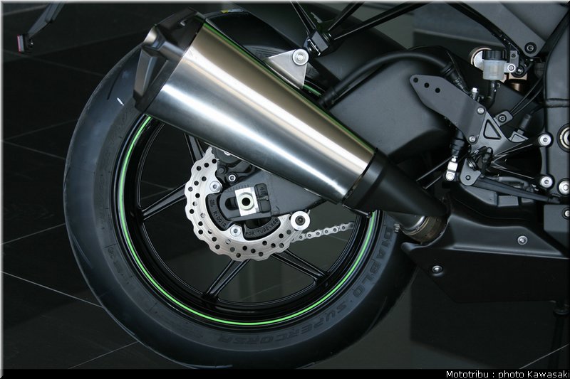 kawasaki_zx10r_2008_0108
