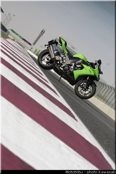 kawasaki_zx10r_2008_0128