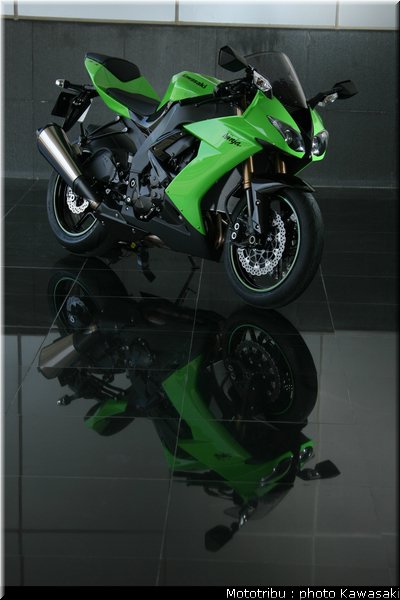 kawasaki_zx10r_2008_0137