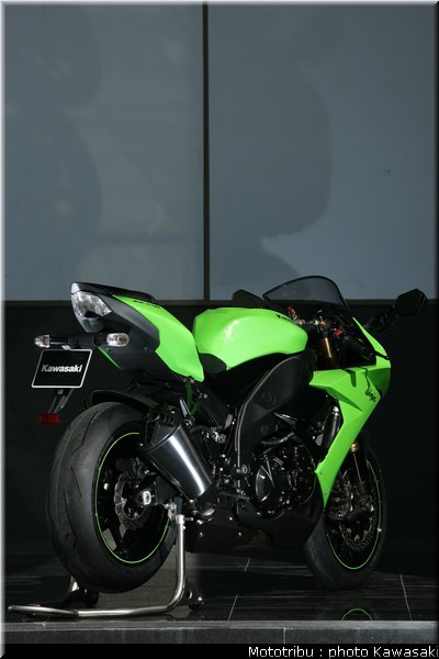 kawasaki_zx10r_2008_0139