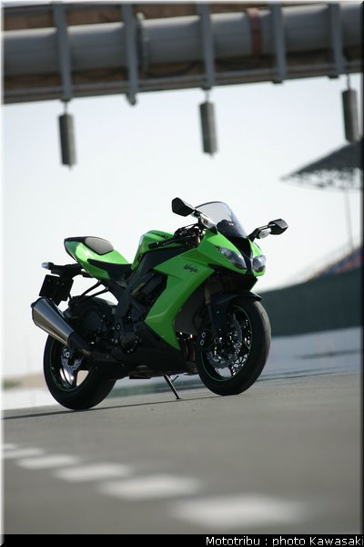 kawasaki_zx10r_2008_0140