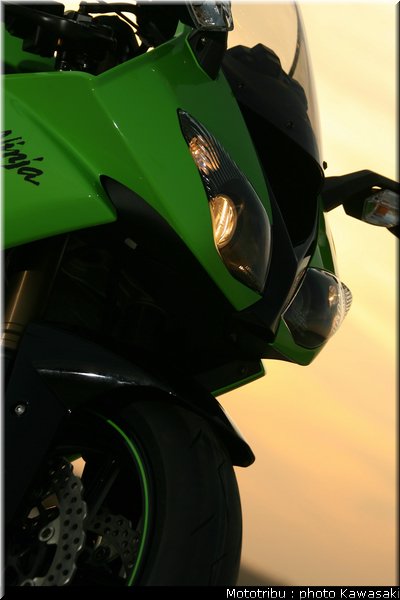 kawasaki_zx10r_2008_0151