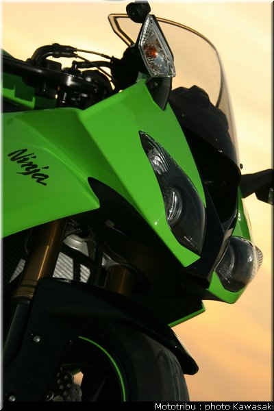 kawasaki_zx10r_2008_0152