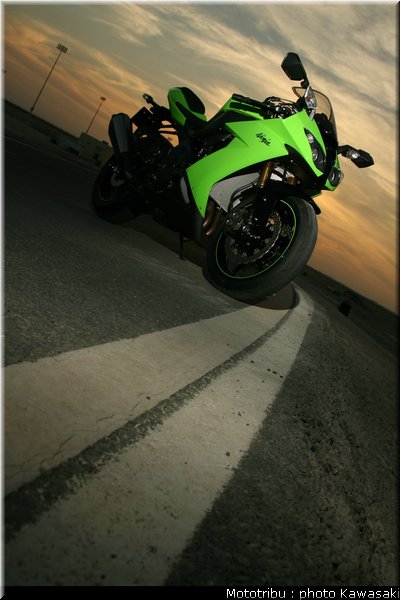 kawasaki_zx10r_2008_0154