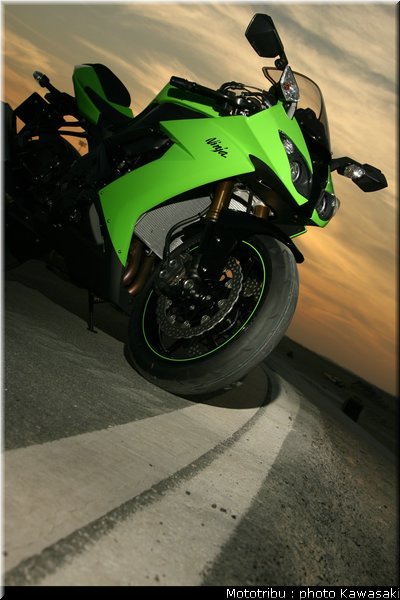 kawasaki_zx10r_2008_0155