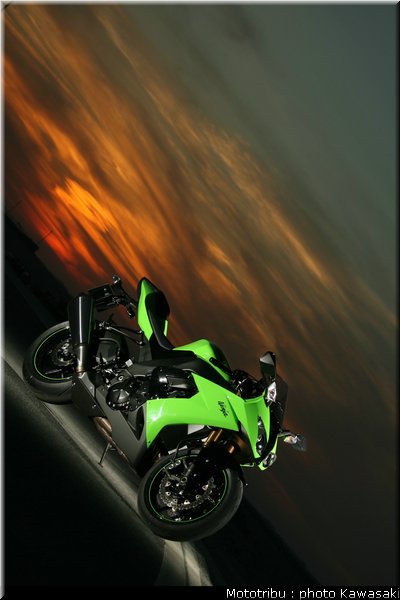 kawasaki_zx10r_2008_0161