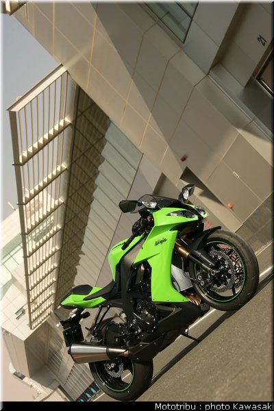 kawasaki_zx10r_2008_0164