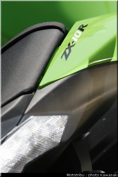 kawasaki_zx10r_2008_0179