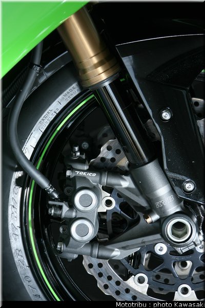kawasaki_zx10r_2008_0181