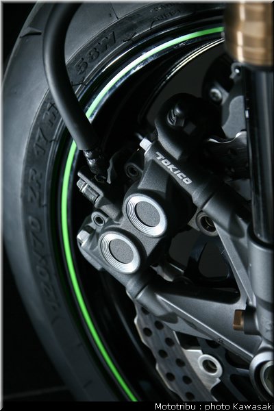 kawasaki_zx10r_2008_0182